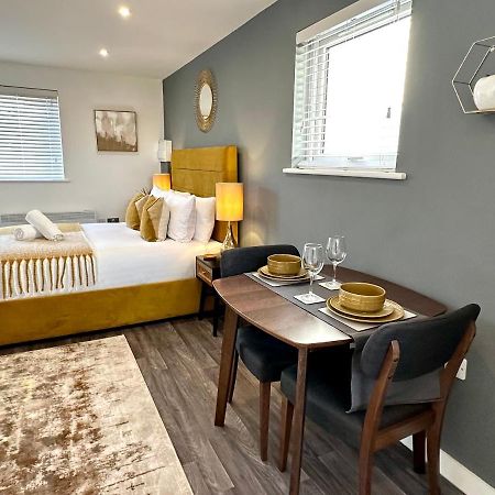 A Cozy Hideaway With Balcony - Close To Beach Bournemouth Eksteriør billede