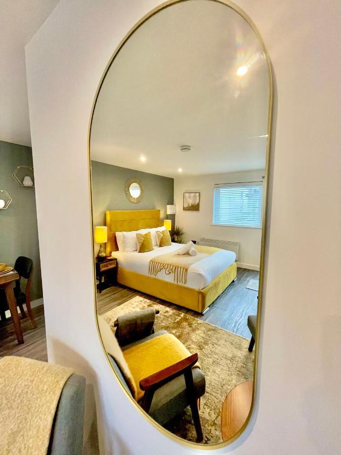 A Cozy Hideaway With Balcony - Close To Beach Bournemouth Eksteriør billede