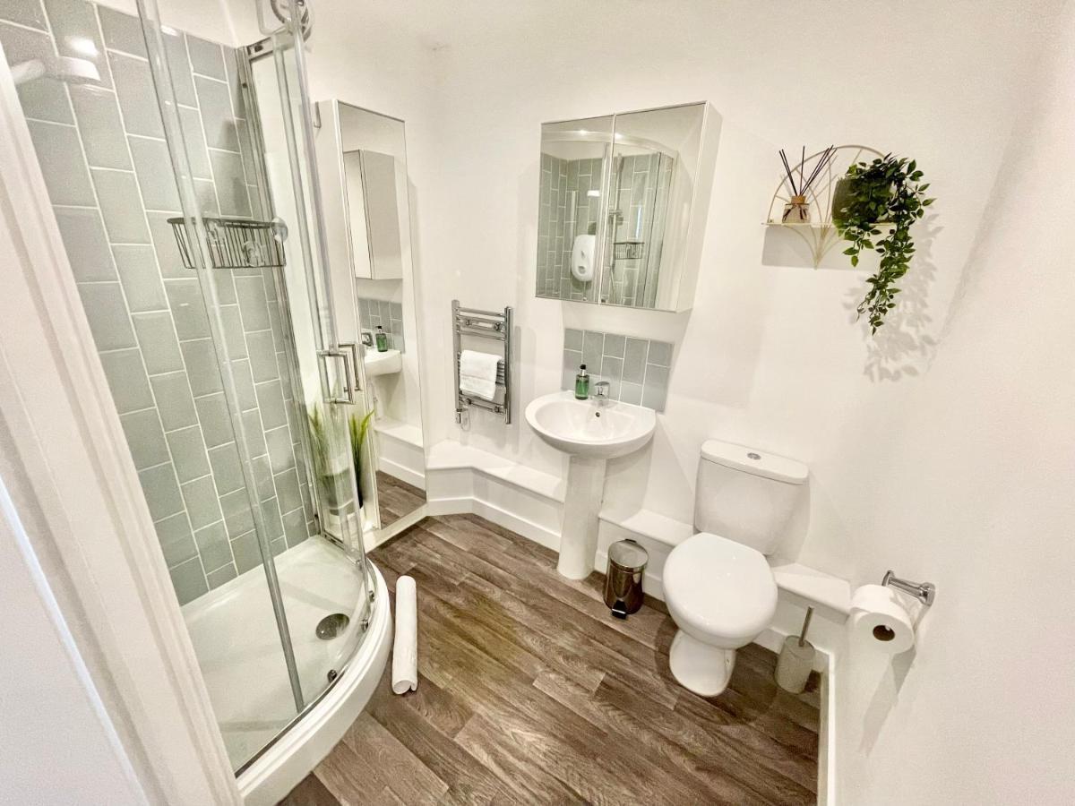 A Cozy Hideaway With Balcony - Close To Beach Bournemouth Eksteriør billede